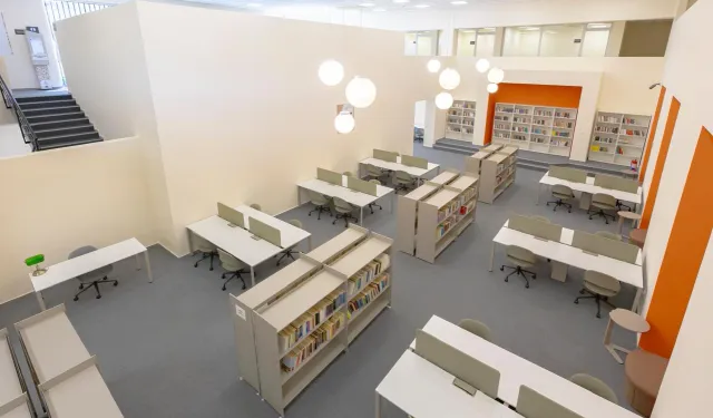 İzmir'de Hasan Ali Yücel Kütüphanesi hizmette