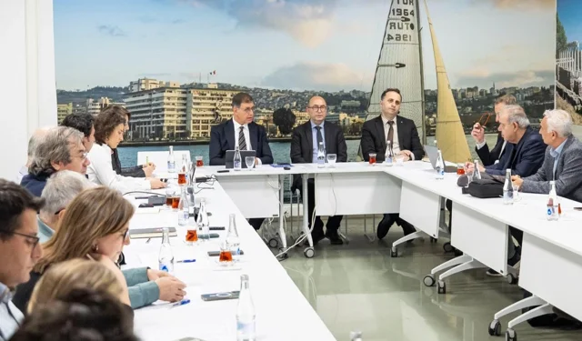 İzmir'in 8 bin 500 yıllık hazinesi masaya yatırıldı