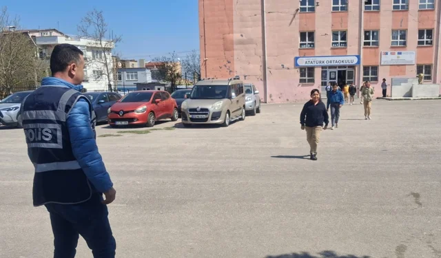 Keşan'da okullarda polisler nöbette, bahçeler veliye kapandı!