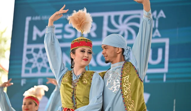 Uluslararası Halk Dansları Toplulukları Manisa'yı büyüledi