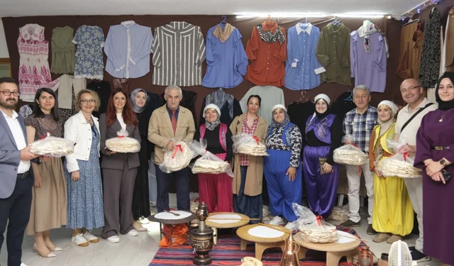 Alikahyalıların el emeği ürünleri İZMEK'le görücüye çıktı