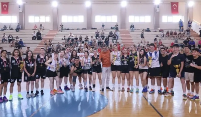 Denizli'de gençlik 19 Mayıs'ı spor, sanat ve doğada kutladı
