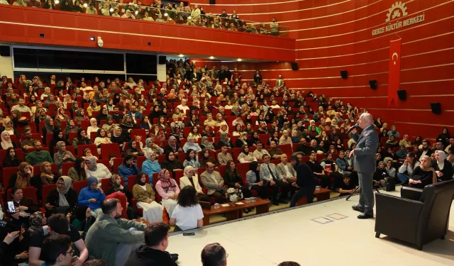 Gebze'de 'Ailenin İçinde Saklı Cennet' söyleşisine yoğun ilgi