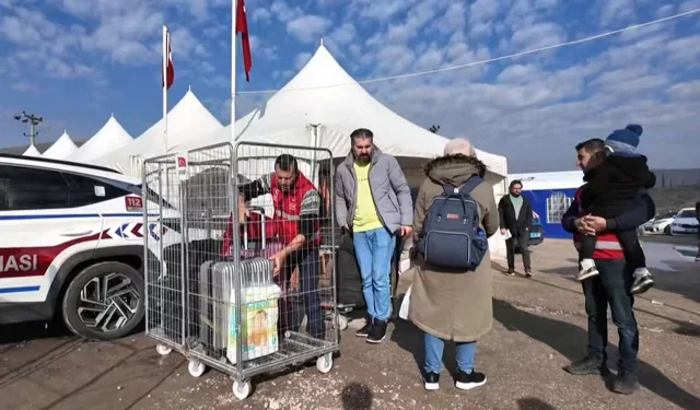 İçişleri'nden 'geri dönüş' iddialarına yanıt... 1,4 milyon Suriyeli ülkesine döndü