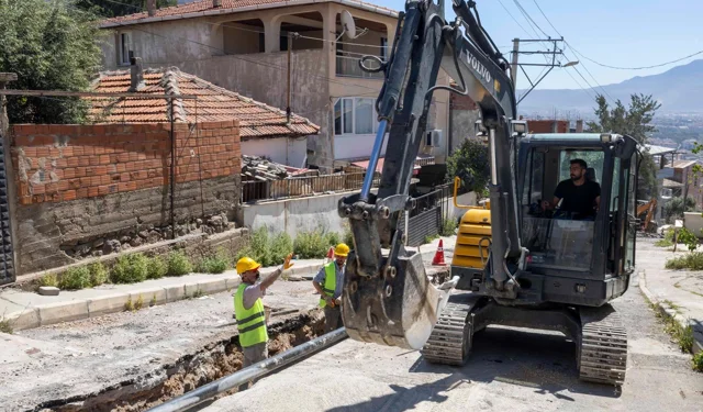 İzmir Bayraklı'da 25 yıllık altyapıya neşter