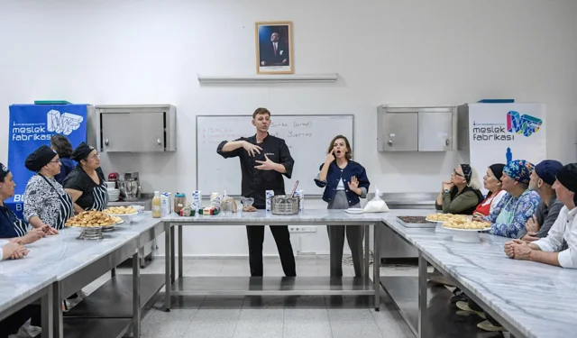 İzmir'de Engelliler Haftası'nda tatlı atölyesi