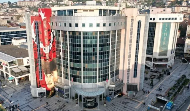 İzmit'te bayram öncesi belediyeden esnafa kolaylık