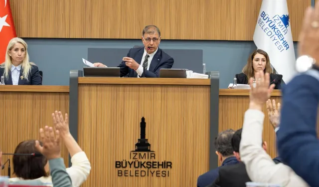 İZSU'da yeni dönem... İzmir'de suya indirim, altyapıya dev yatırım
