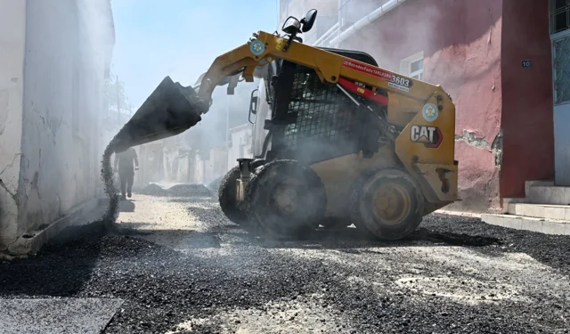 Manisa Muradiye'de yol yenileme ve asfalt seferberliği