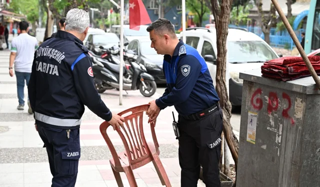 Manisa'da kaldırımlar yayaların