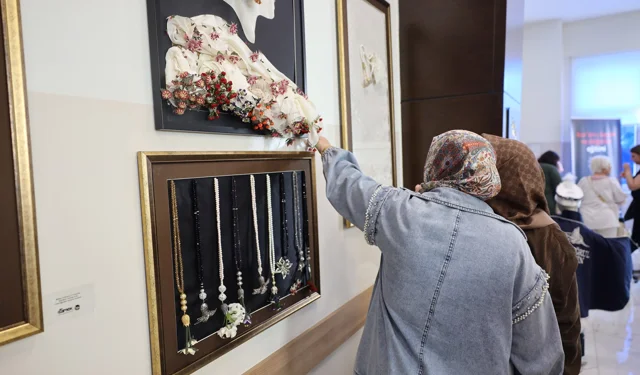 SAMEK'in yıl sonu sergi heyecanı Geyve'de başladı