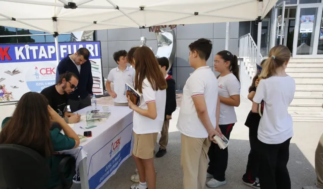 Bursa'da 5. ÇEK Kitap Fuarı değerli yazarları ağırladı