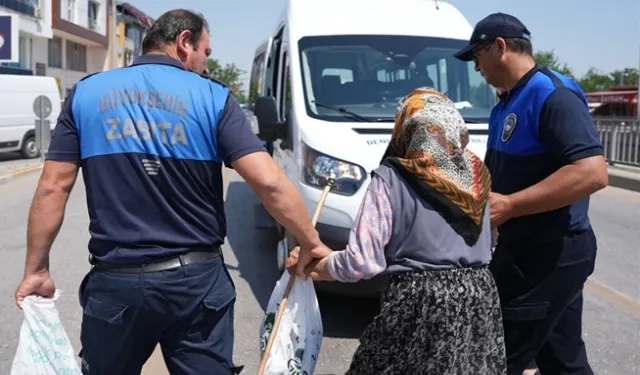 Denizli Büyükşehir Zabıtası dilencilere geçit vermiyor
