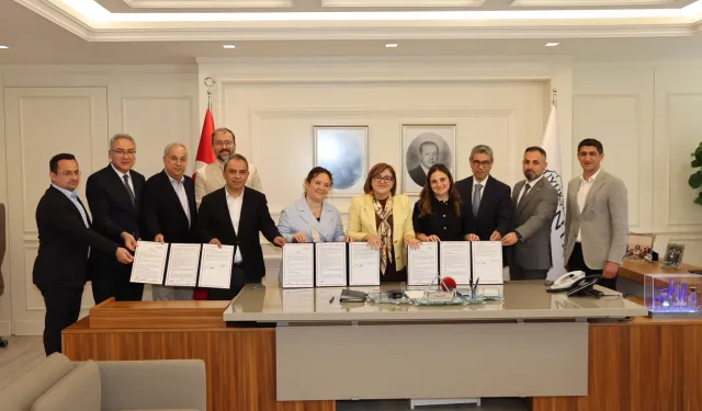 Gaziantep'te GASMEK binası için protokol