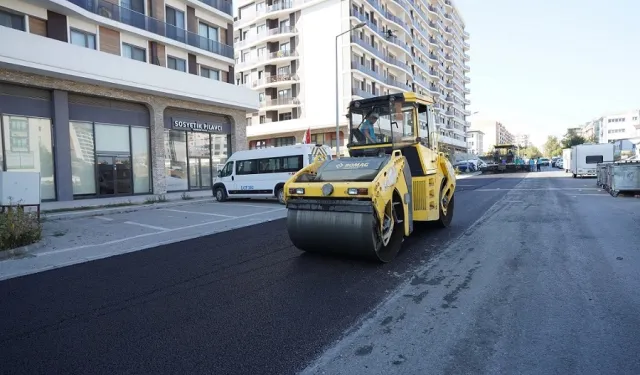 İstanbul Beylikdüzü'nde yol bakım çalışmaları sürüyor
