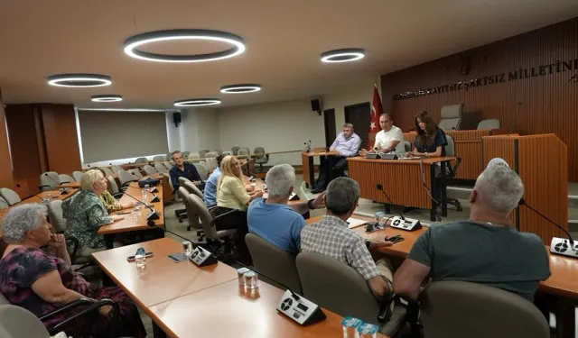 İstanbul Maltepe'de muhtarlarla buluşma devam ediyor