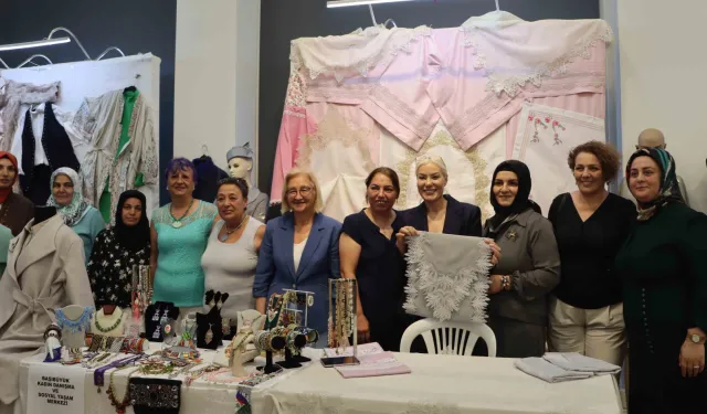 İstanbul Maltepe'de 'Öğrenen ve Üreten Aileler'in emekleri sergilendi