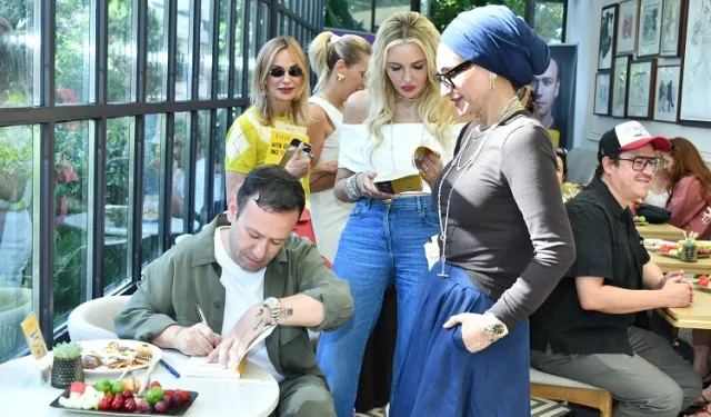 Özgür Aras 14'üncü kitabını görkemli davetle tanıttı