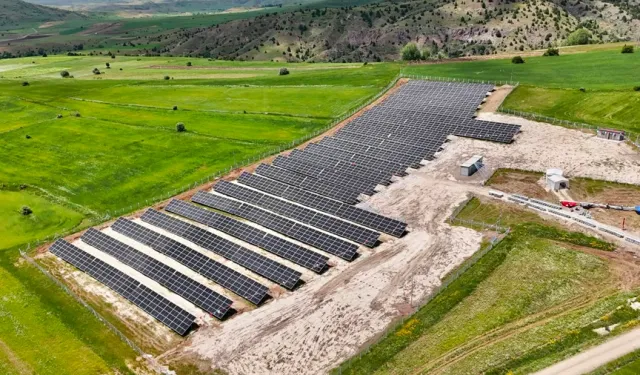 Sivas Belediyesi enerjisini güneşten üretecek... Özbelsan GES hizmete girdi