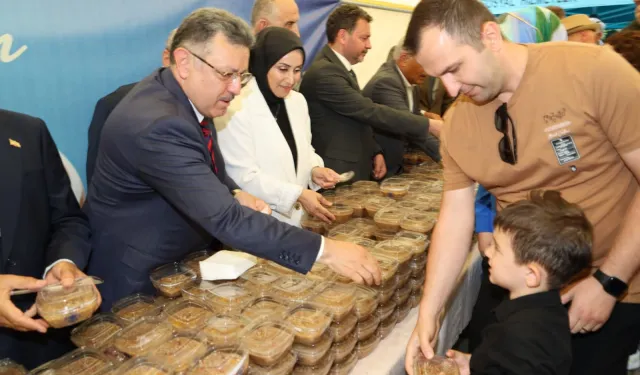 Trabzon'da 3 bin kişiye aşure ikramı