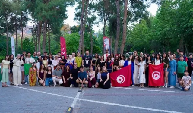 Denizli'de gençler kültür şöleninde buluştu