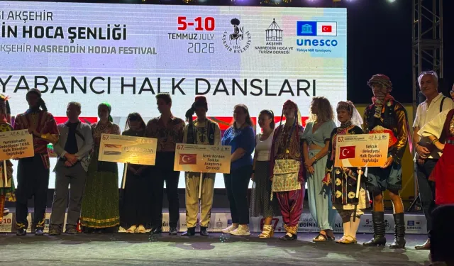 Efes Selçuk Halk Oyunları ekibinden muhteşem performans