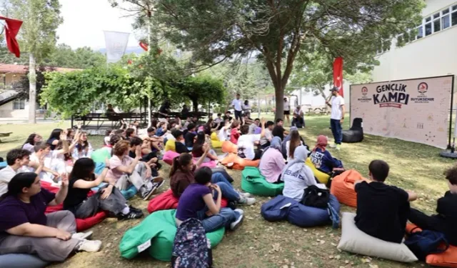 Denizli'de gençler doğa ve sanatla buluştu