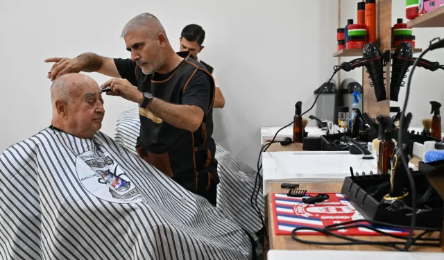 Emekli Kafe'de kuaför ve berber hizmeti başladı