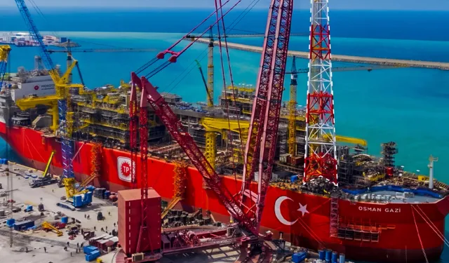 Osman Gazi için kritik aşama! 260 tonluk Alev Kulesi yerine yerleştirildi
