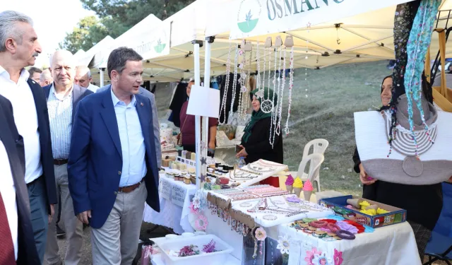 Bursa Osmangazi'de üreten kadınlar ürünlerini sergiledi