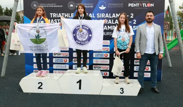 Bursa Osmangazili kardeşler aynı kürsüde ödül aldı