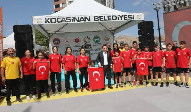 Kayseri Kocasinan'da 75'inci Erva Spor Okulu hizmete açıldı