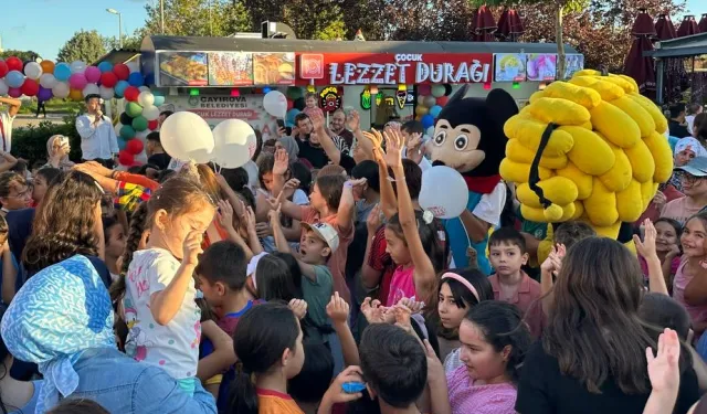 Kocaeli Çayırova'da çocuklara 'Yaza Veda' eğlencesi