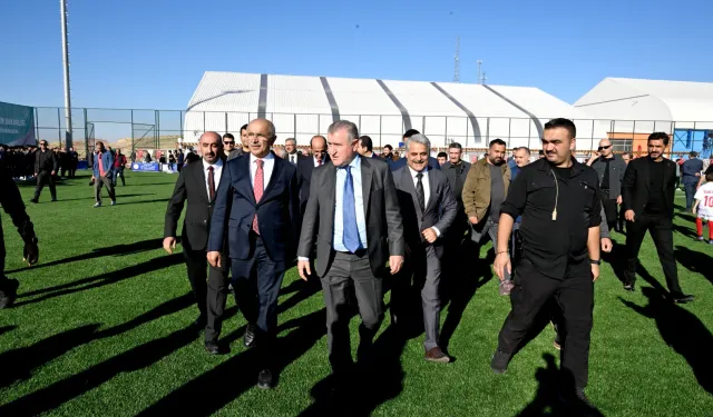 Bakan Bak'tan Malatya'da Melekbaba Spor Tesisine tam not