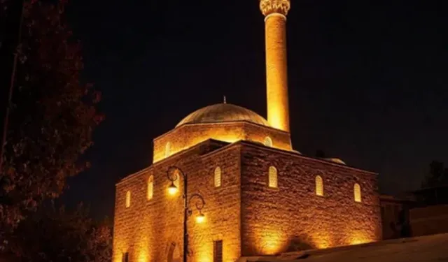 Diyarbakır ve Bingöl'deki camiler ibadete açıldı