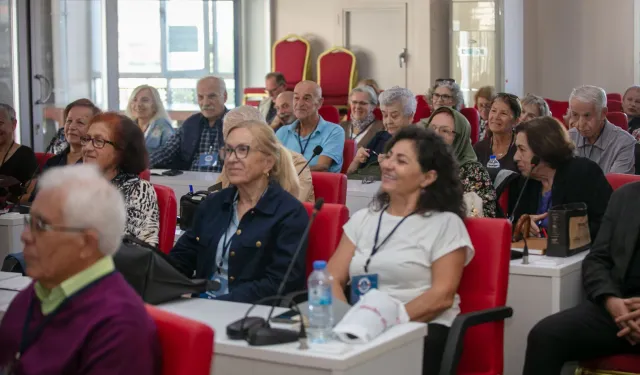 Güzelbahçe 3. Yaş Üniversitesi yeni döneme başladı