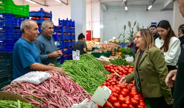Güzelbahçe'de Başkan Vekili'nden pazar ziyareti