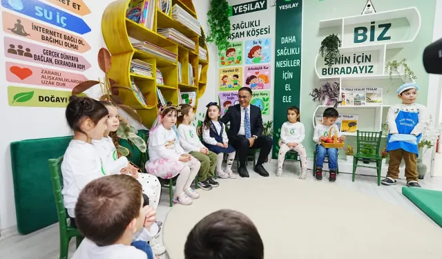 İzmir okullarında Yeşilay köşeleri bilinçlendiriyor