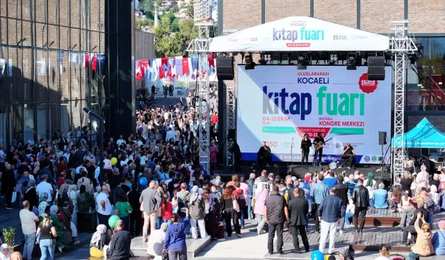 Nadir eserler Kocaeli Kitap Fuarı'nda müzayedeye çıkıyor