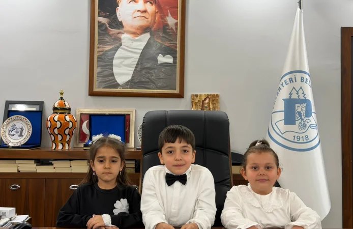 Bilecik Pazaryeri'nde 23 Nisan'da koltuk çocukların