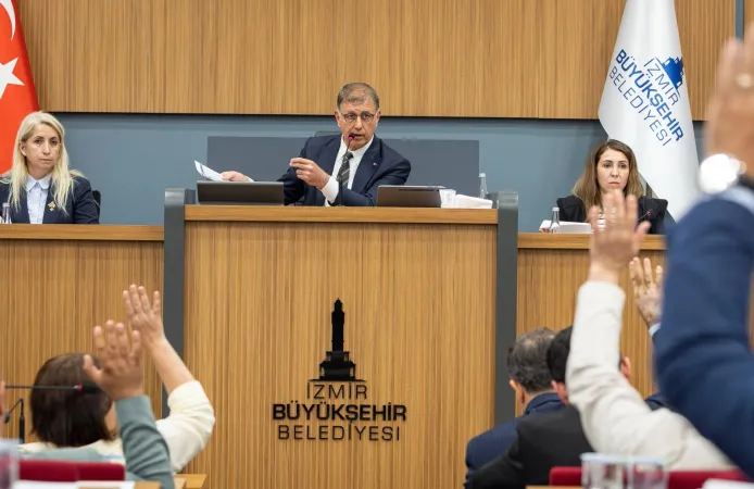 İZSU'da yeni dönem... İzmir'de suya indirim, altyapıya dev yatırım