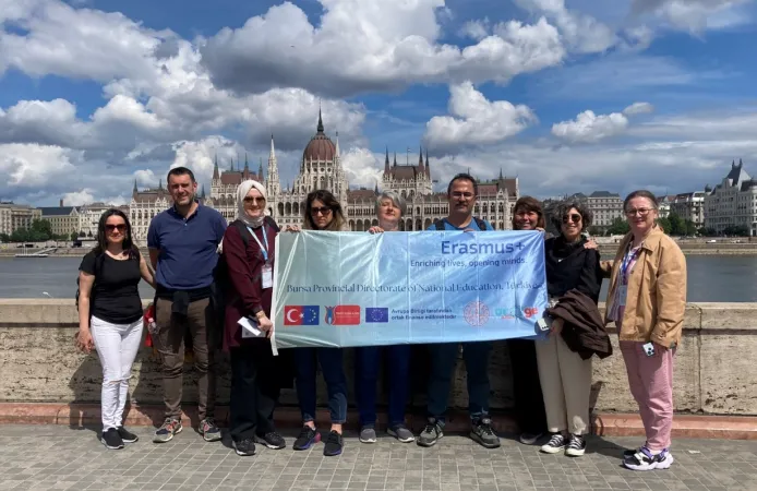 Bursa Olgunlaşma Enstitüsü Budapeşte'de yapay zeka eğitimi aldı