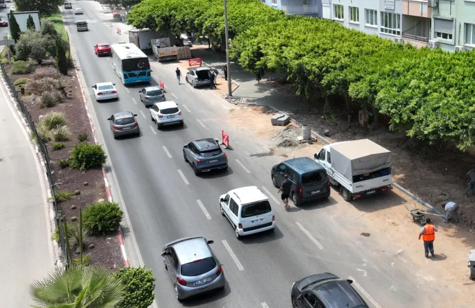 Antalya'da bulvarlar modern görünüme kavuşuyor