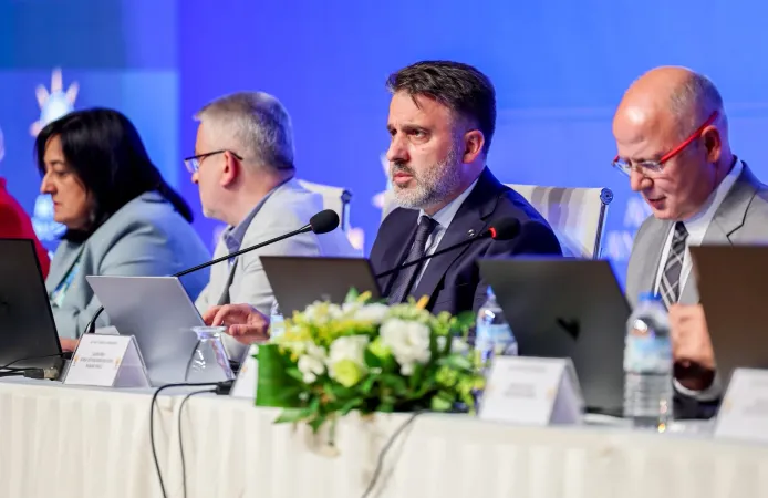 Başkan Vekili Biba: 'Asfalt çalışmalarını 12 kat artırdık'