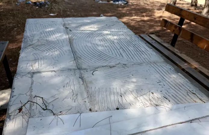 İpsala'da büyük saygısızlık! Sultanköy Barajı'ndaki piknik alanının fayansları çalındı!
