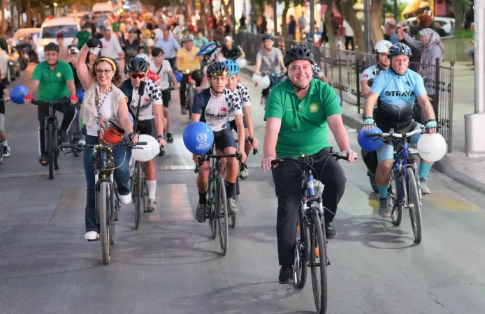 Başkan Dutlulu Manisalılarla birlikte pedalladı