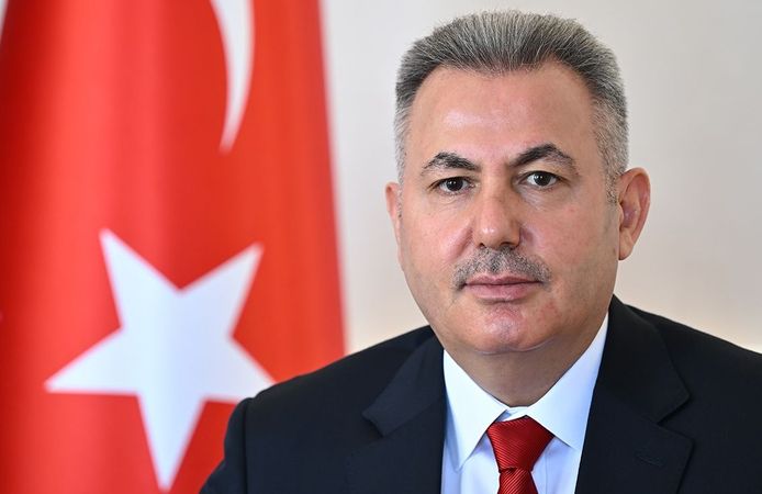 Elban, tüm İzmirlileri Türk bayraklarıyla birlikte kutlamalara davet etti...