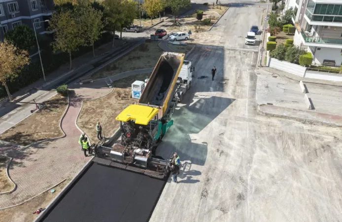 İzmir'de Ataşehir ve Harmandalı'da yollar yenileniyor