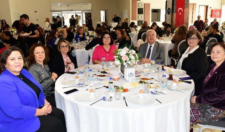 Karabağlar'ın seçilmiş kadınları 8. kez buluştu