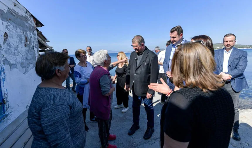 İzmir Foça'da Başkan Tugay'dan inceleme